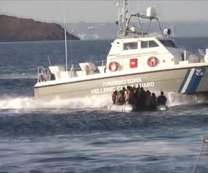 https://www.tp24.it/immagini_articoli/04-03-2020/1583300974-0-immagini-rivoltanti-guardia-costiera-greca-cerca-naufragare-barche.jpg