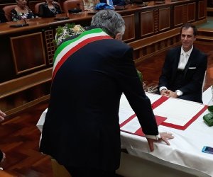 https://www.tp24.it/immagini_articoli/08-10-2021/1633669728-0-elezioni-amministrative-in-sicilia-si-sfidano-ex-coniugi.jpg