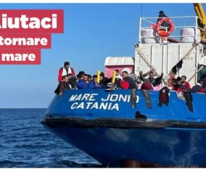 https://www.tp24.it/immagini_articoli/10-04-2022/1649571750-0-missione-di-salvataggio-in-mare-salpa-da-mazara-la-nave-mare-jonio-il-video.jpg