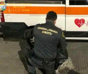 https://www.tp24.it/immagini_articoli/18-06-2021/1623999593-0-trasportano-la-droga-in-ambulanza-durante-il-lockdown-otto-arresti-tra-nbsp-messina-catania-roma-e-pescara.jpg