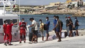 https://www.tp24.it/immagini_articoli/20-04-2022/1650434831-0-sicilia-anche-2-neonati-tra-27-migranti-sbarcati-a-lampedusa.jpg