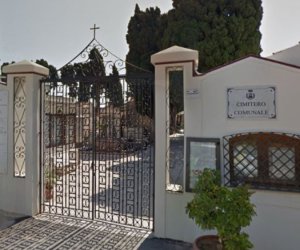 https://www.tp24.it/immagini_articoli/25-05-2022/1653481416-0-il-cimitero-di-castellammare-in-stato-di-abbandono-la-denuncia-del-consigliere-d-aguanno.jpg