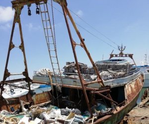 https://www.tp24.it/immagini_articoli/26-01-2021/1611648990-0-mazara-si-demoliscono-le-barche-utilizzate-dai-migranti-abbandonate-al-porto.png