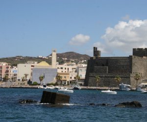https://www.tp24.it/immagini_articoli/27-07-2021/1627368118-0-la-brutta-pagina-degli-eventi-estivi-a-pantelleria.jpg
