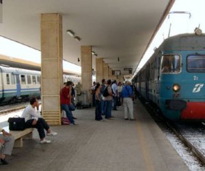 https://www.tp24.it/immagini_articoli/28-10-2021/1635435112-0-treno-castelvetrano-porto-palo-no-scartamento-ridotto-l-ipotesi-di-sicilia-in-progress.png