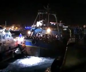 https://www.tp24.it/immagini_articoli/30-08-2020/1598767708-0-migranti-ancora-sbarchi-in-sicilia-e-salvataggi-in-mare-la-situazione-nbsp.jpg
